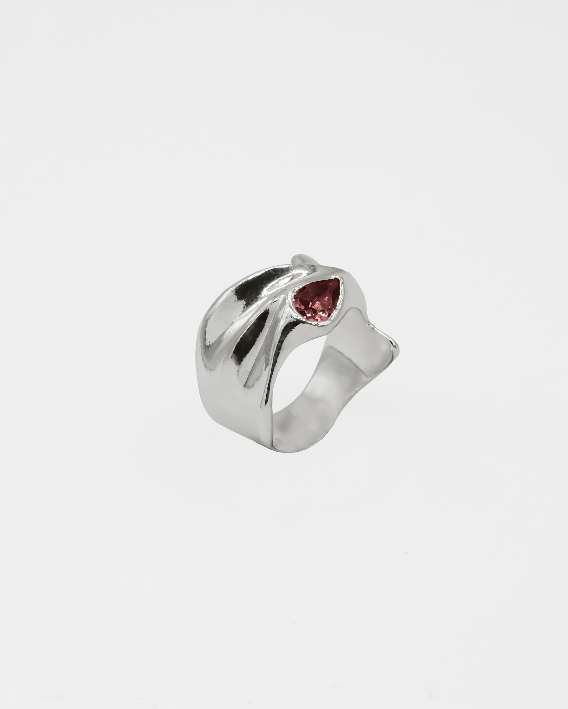 Haze Ring with Garnet